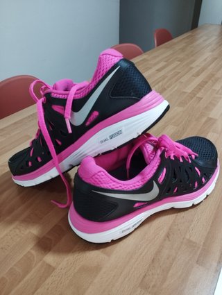 Zapatillas Nike Talla 40 Negras y Rosas