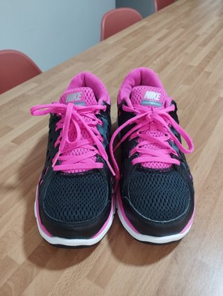 Zapatillas Nike Talla 40 Negras y Rosas