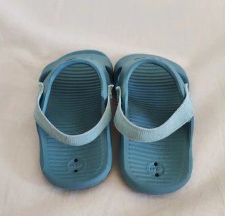 Sandalias Piscina Bebé Decathlon. Talla 21-22