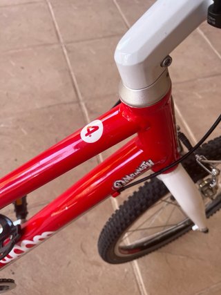 Bicicleta Woom 4 Roja