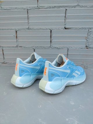 Reebok zig kinetica azul claro 43