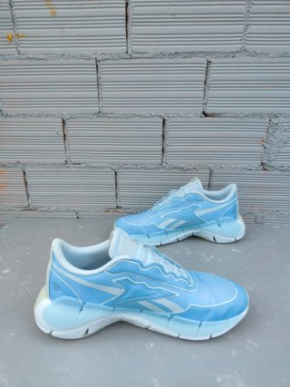 Reebok zig kinetica azul claro 43