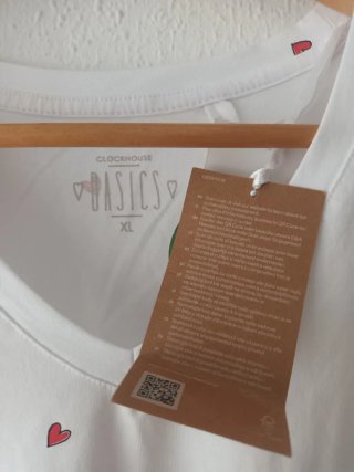CAMISETA CUELLO PICO ESTAMPADA