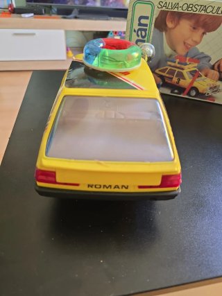 Coche juguete antiguo