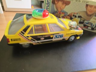 Coche juguete antiguo