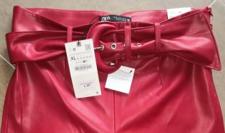 Pantalón efecto piel Zara mujer rojo