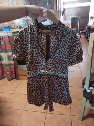 Blusa estampada leopardo