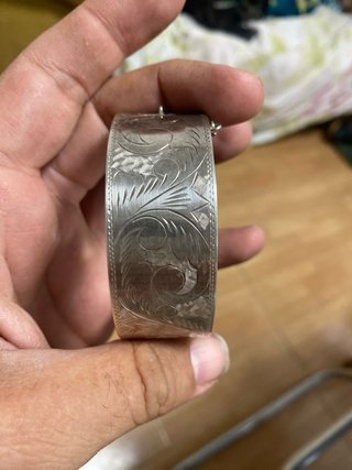 Pulsera de plata grabada