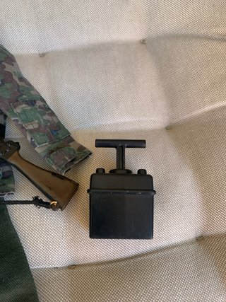 Figura Geyperman militar con accesorios