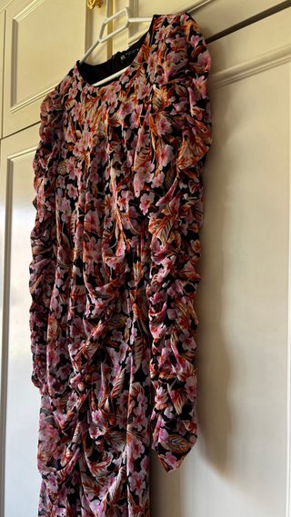 Vestido invitada midi gasa flores Zara