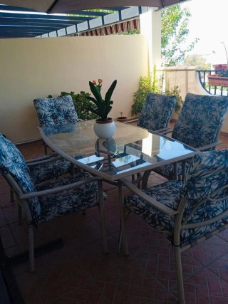 Mesa y 6 Sillas con cojines Exterior.