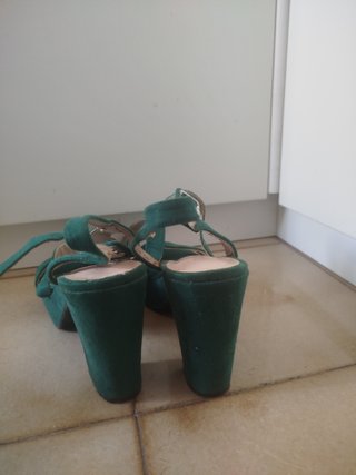 Zapatos de tacón verde