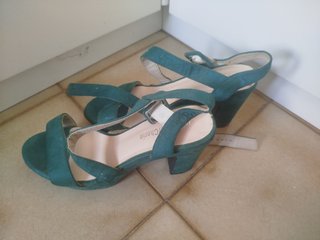 Zapatos de tacón verde
