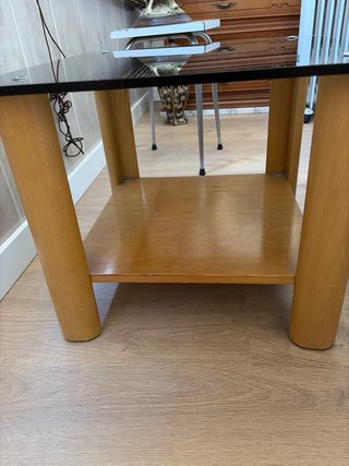 Mesa centro madera y cristal 50x50