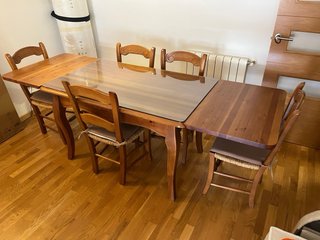 Mesa extensible madera maciza y 6 sillas.