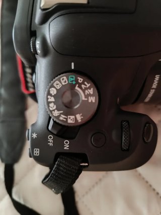 Fotocamera Canon EOS 2000D