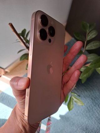 iPhone 16 Pro Max en perfecto estado