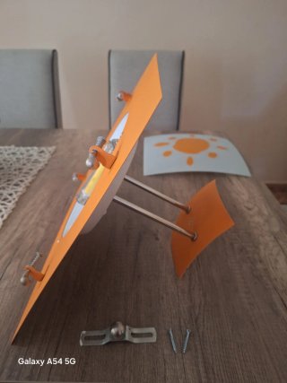 Lámpara de techo infantil sol