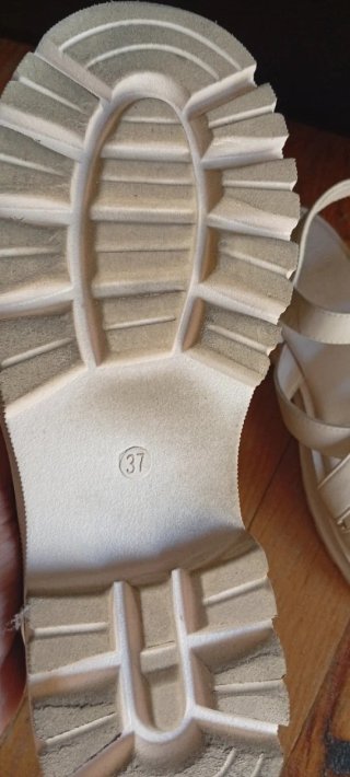 Sandalias Muntang Beige