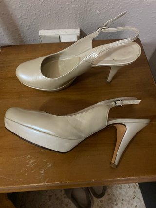 Zapatos charol T.40 beige/dorado
