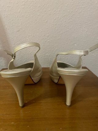Zapatos charol T.40 beige/dorado