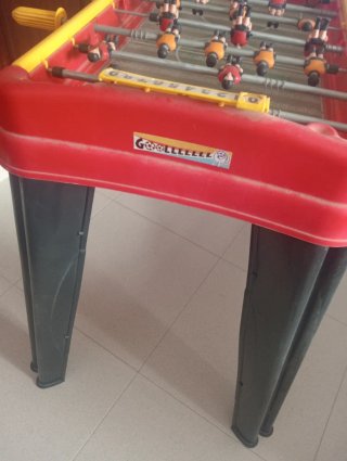 Futbolín rojo y negro Para niños