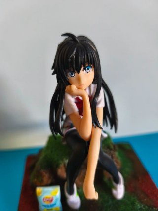 Diorama Yukino Yukinoshita con luce