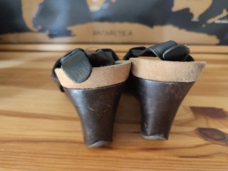Sandalias de cuña negras