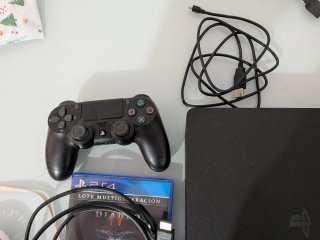 Consola PS4 Negra + Mando + Juego Diablo IV.