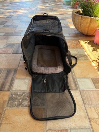 Transportín para mascotas negro y marrón