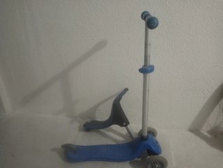 Bicicleta infantil Btwin y patinete