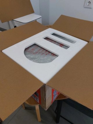 Horno Microondas plateado de 20 litros con grill