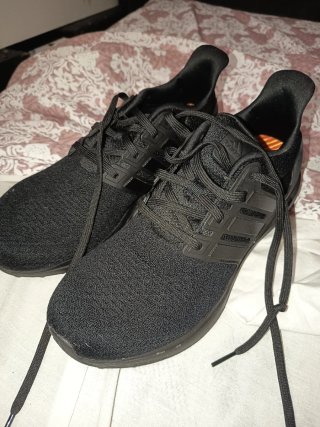 Adidas Ultrabounce Negras como nuevos.