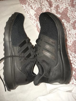Adidas Ultrabounce Negras como nuevos.