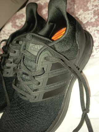Adidas Ultrabounce Negras como nuevos.