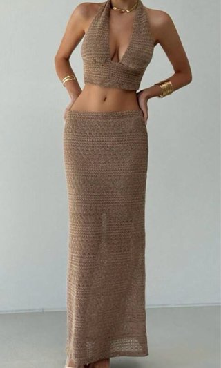 Conjunto top y falda beige