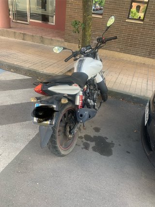 Keeway RVF 125 - Moto Naked