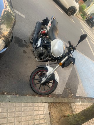 Keeway RVF 125 - Moto Naked