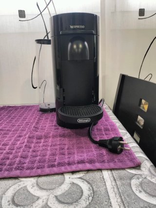 Cafetera Nespresso Vertuo Plus Negra