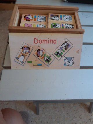 Domino infantil de madera con animales