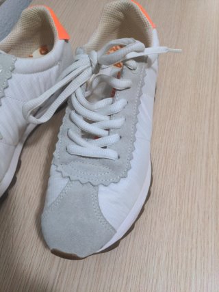 Zapatillas Bimba y Lola Blancas Talla 38
