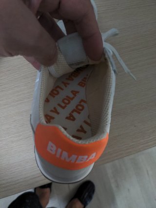 Zapatillas Bimba y Lola Blancas Talla 38