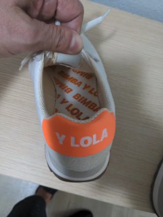 Zapatillas Bimba y Lola Blancas Talla 38