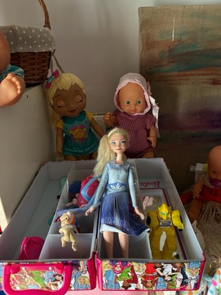 Lote Juguetes Muñecas y Almacenaje