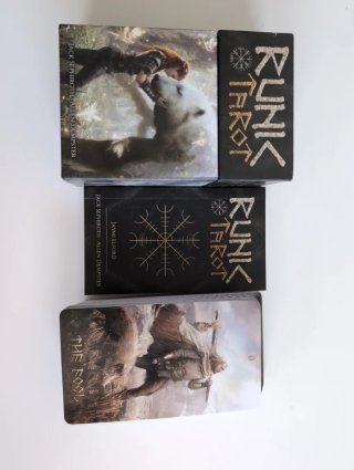 Runik Tarot