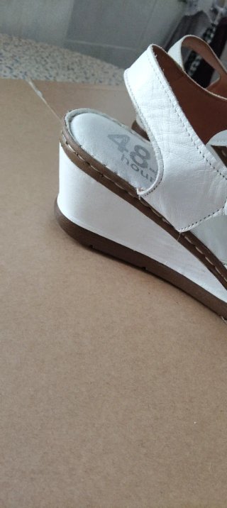 Lote 3 pares zapatos: azul marino dorados y blanco