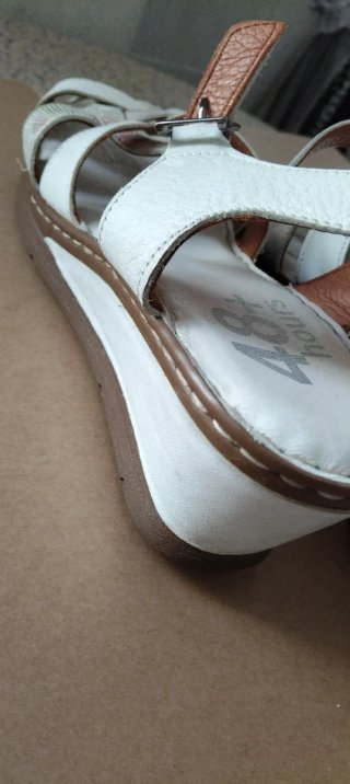 Lote 3 pares zapatos: azul marino dorados y blanco