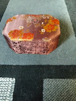 Caixa chinesa com flores