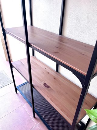 Estantería Metálica y Madera