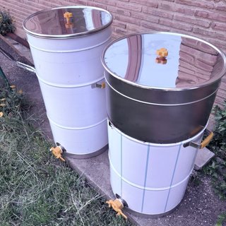 Material apícola en buen estado.
